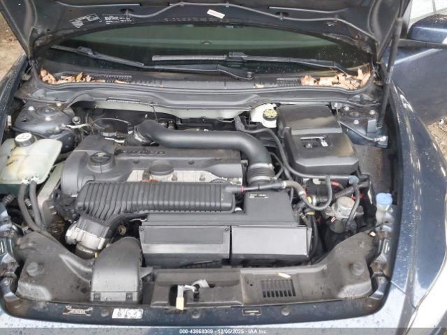 C30 2013 Glove Box 4960387