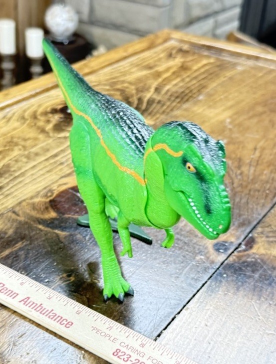 1998 Snapping T-rex dinosaur model in perfect shape