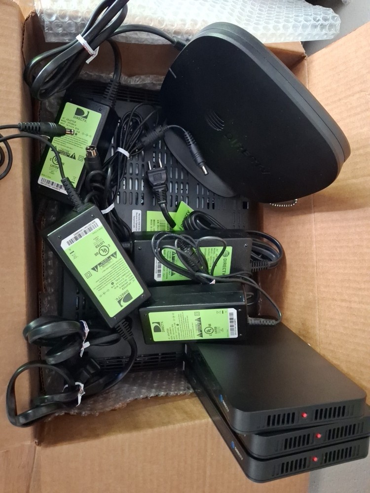 DIRECTV BUNDLE WIRELESS VIDEO BRIDGE & RECEIVER WVB2R0-34 / SEE DESCRIPTION ***