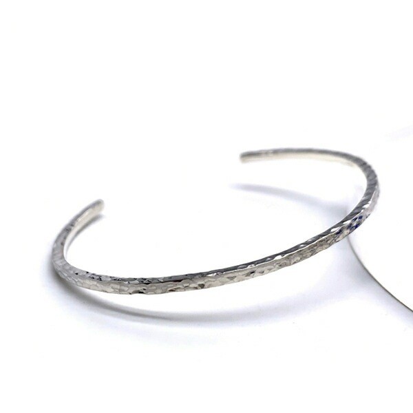 Dr MONROE Think Note Small Hammered Silver 925 Bangle SND-024-SV