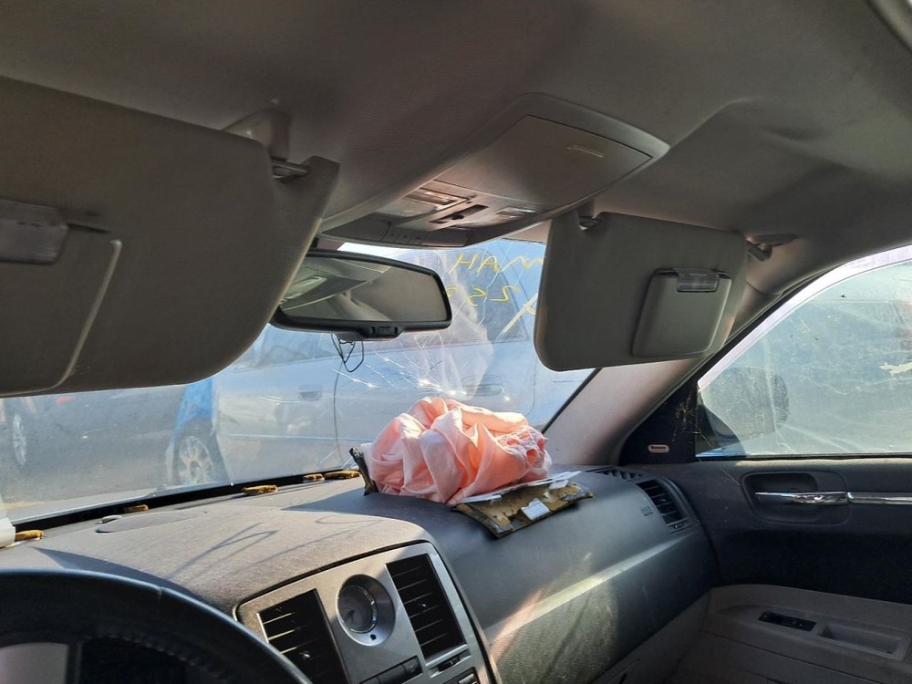 300 2007 Glove Box 4777345