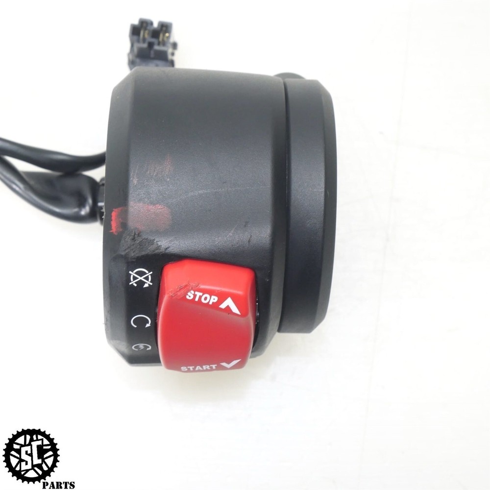 17-23 SUZUKI GSXR 1000 RIGHT CONTROL SWITCH