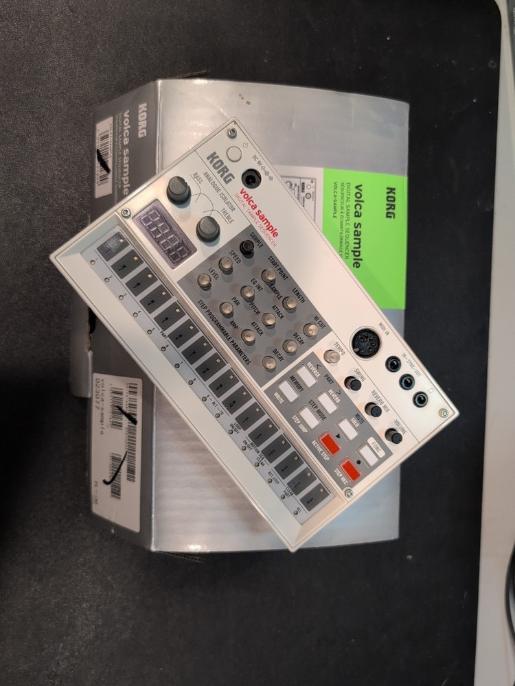 Korg VOLCA SAMPLE Digital Sample Sequencer - White
