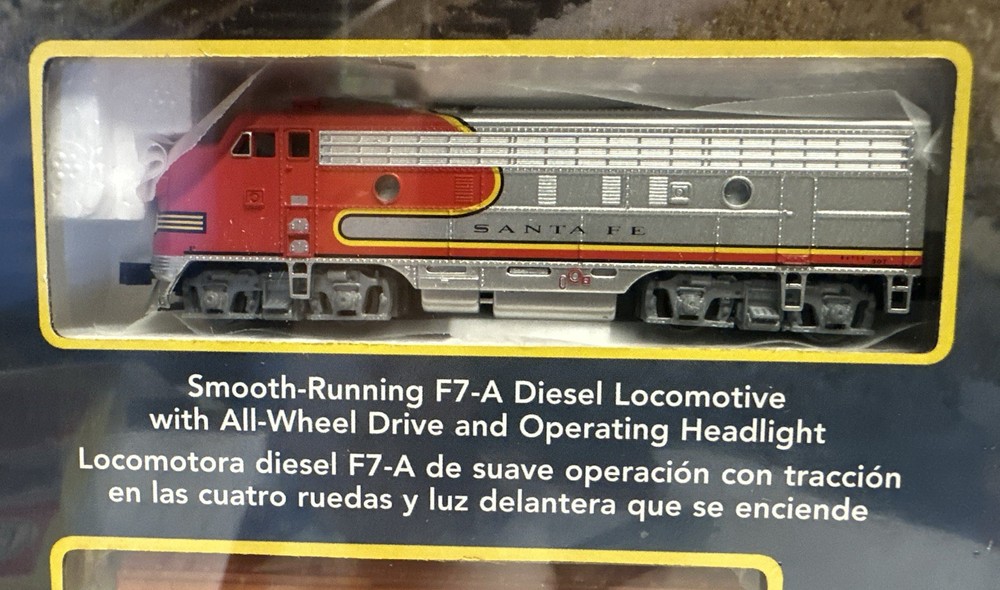 Bachmann N Scale Super Chief Train Set #24021