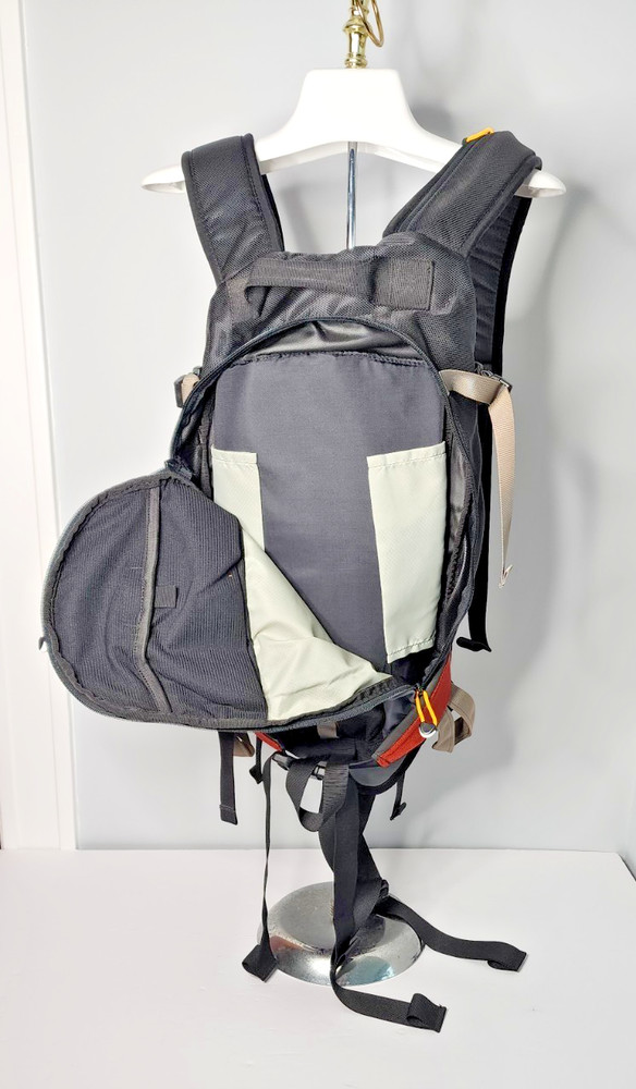 Camelbak Snobound Hydration Backpack 100 Ounce 3 Liter Bladder Grey Black Red