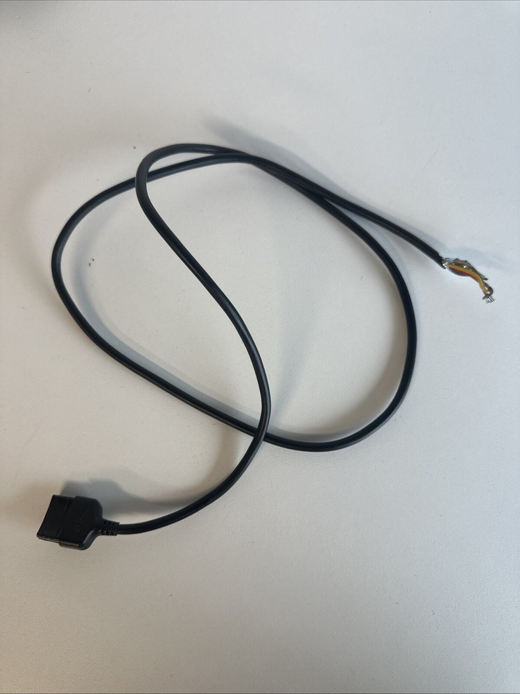 Raymarine GPS Antenna Rail Mount Kit-Appears Complete