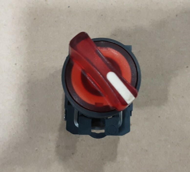 Telemecanique 2-Position RED selector Switch ZBE-101 ZBV-B4 #3001I71