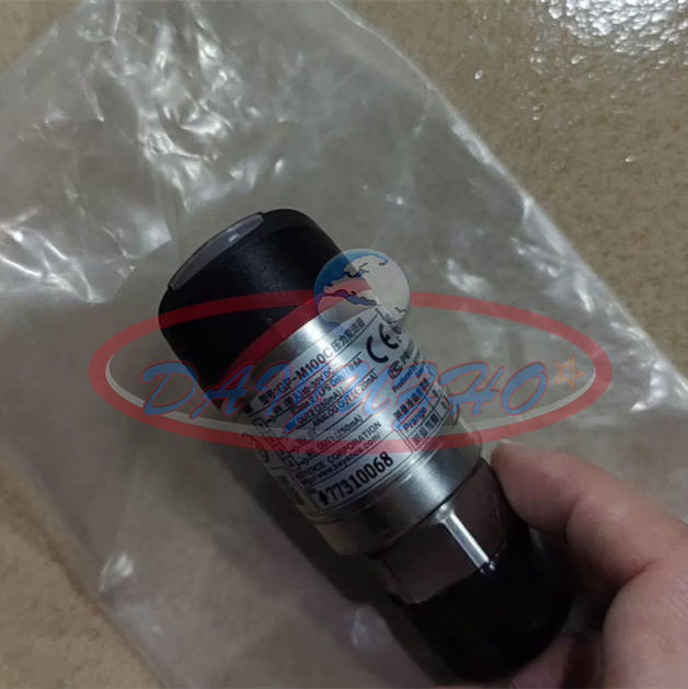 1piece Keyence  GP-M100C Pressure Sensor