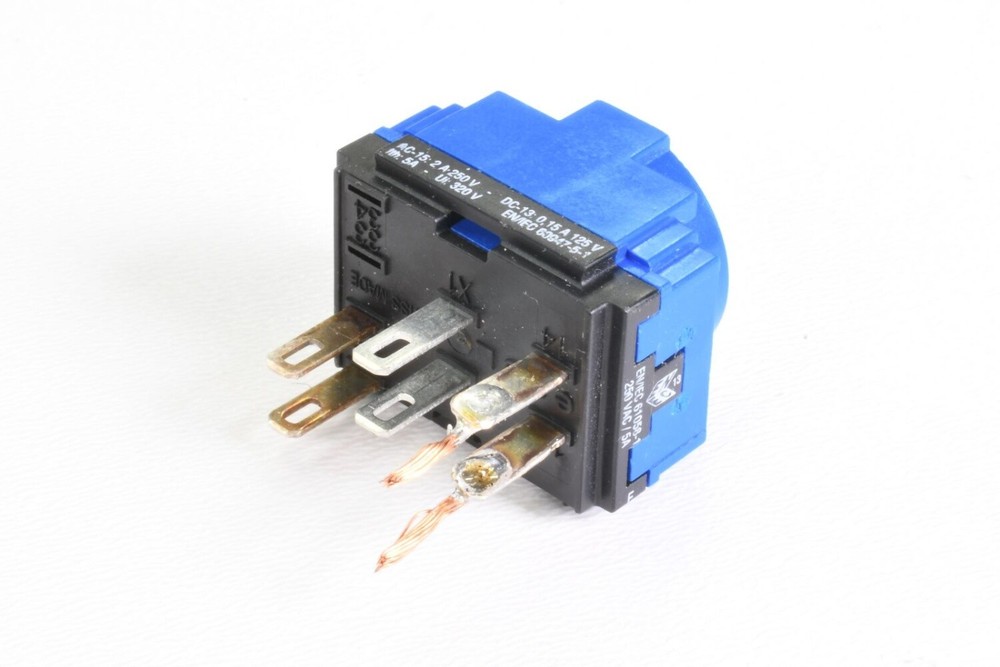 EAO 61-8420.12, Switching element 2 NO contacts, black base plate