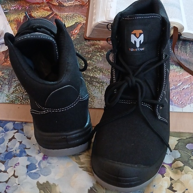 Tomitany Black Industrial Work Boots Rugged Sole