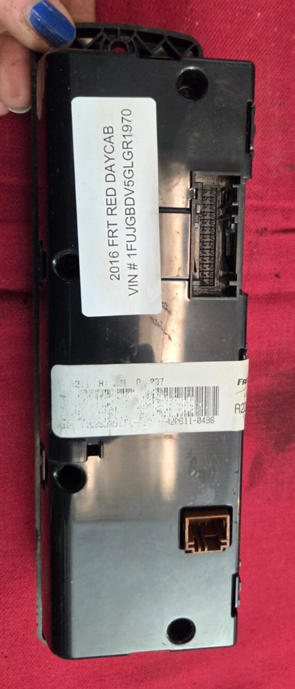 Freightliner A22-60645-101 Climate temperature control panel AC HVAC GR1970