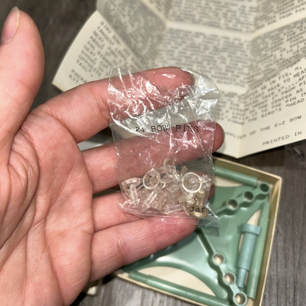 Concord's E-Z Bowmaker Kit DIY Crafts Assorted Bow Designs w/ Instructions