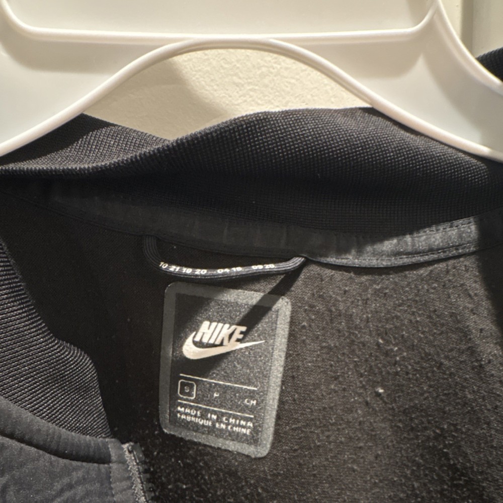 Nike Men's Black Basic Jacket S Full Zip Pockets Polyester Activewear