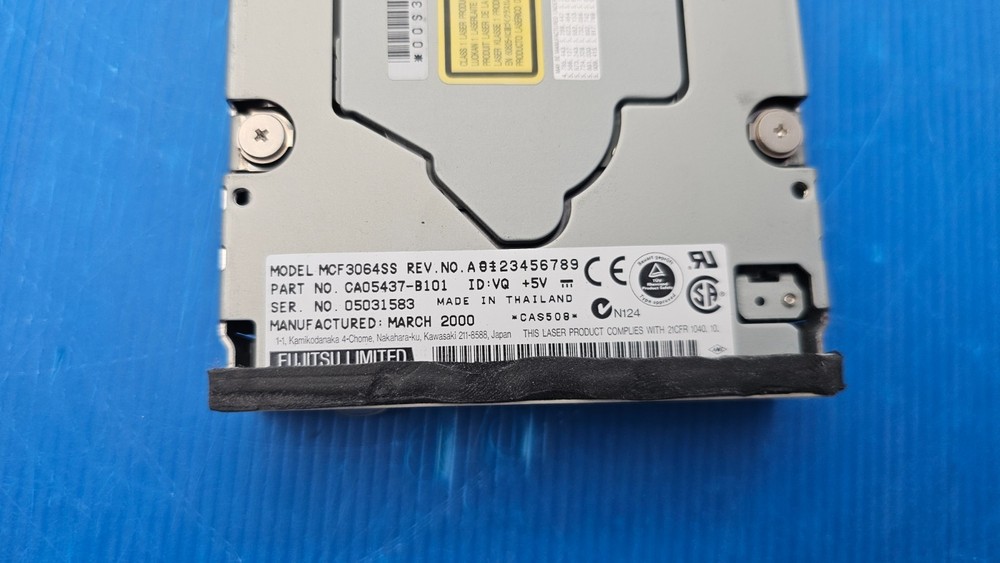FUJITSU MCF3064SS 640MB SCSI Internal MO optical drive