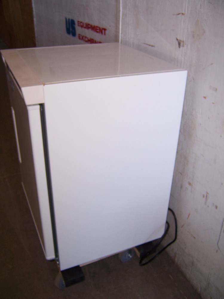 14279 VWR SCUCBI-0420 freezer UNDERCOUNTER