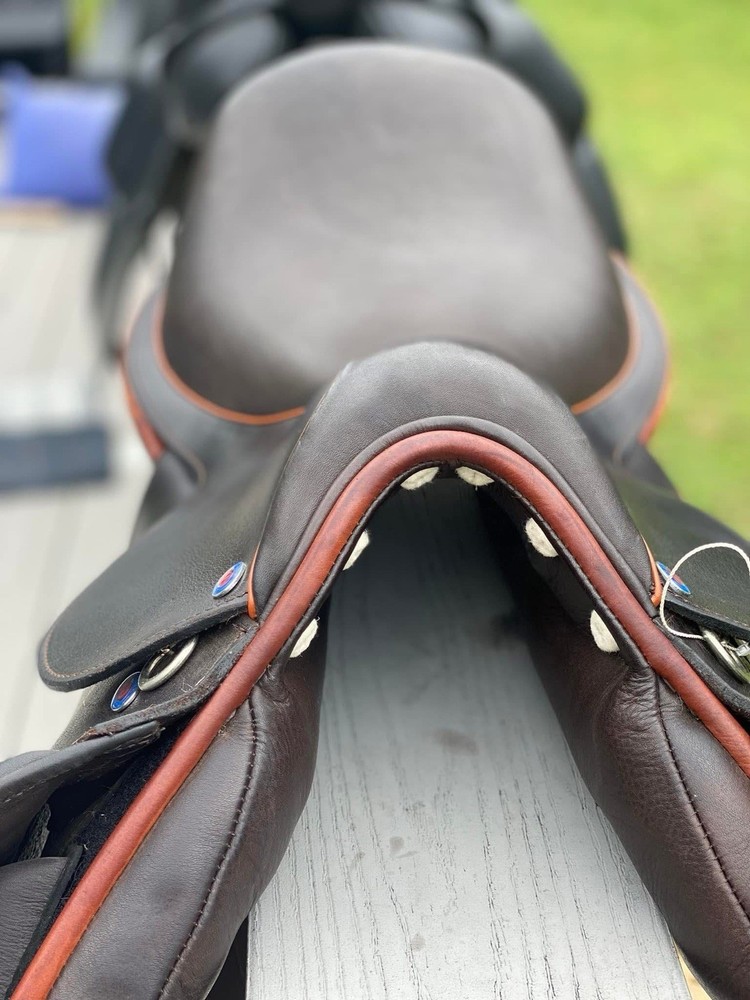 17” Medium + Frank Baines Reflex Jump Saddle