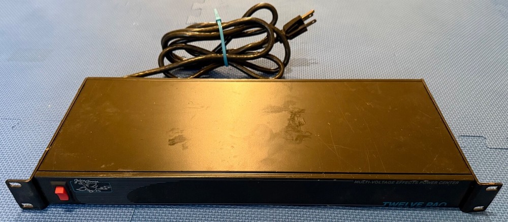 Juice Goose Twelve PAQ Multi Voltage Power Conditioner