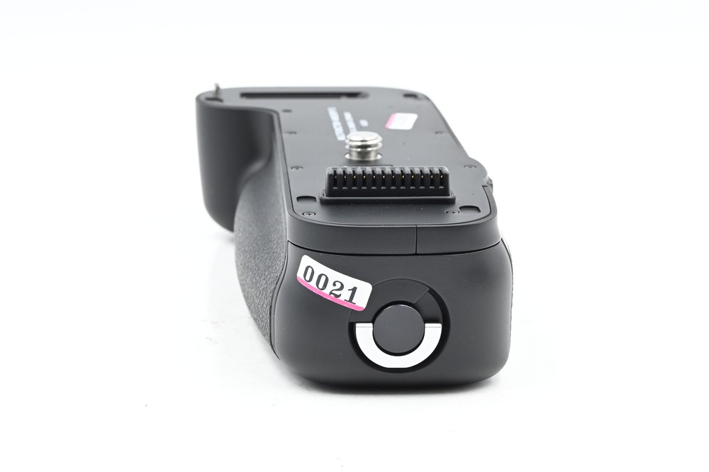 Leica 16003 MultiFunction Handgrip S (Multi-Function Vertical Hand Grip) #021