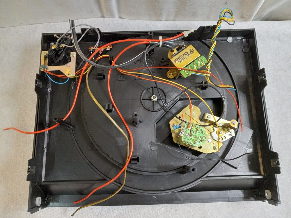 CEC ACR606R RECORD PLAYER Only