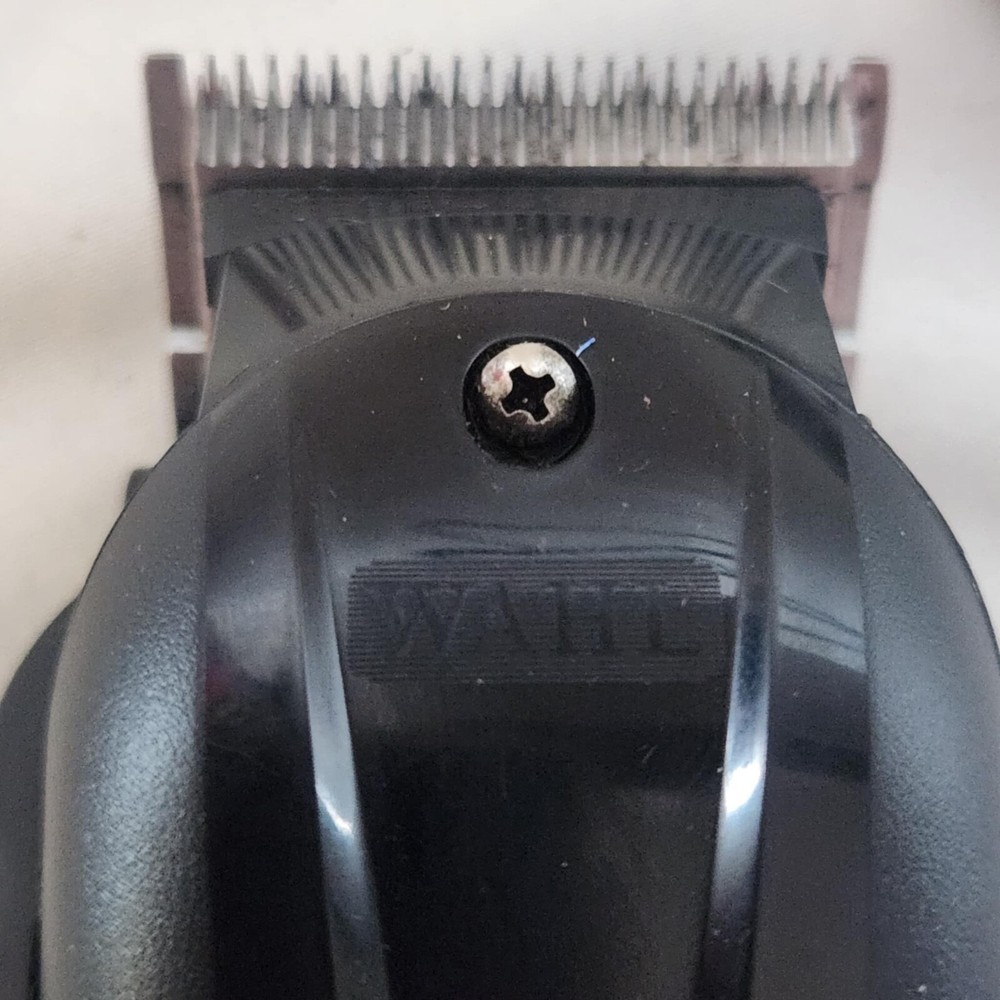 WAHL Professional Pilot Clipper. Compact.Includes 5 Guards