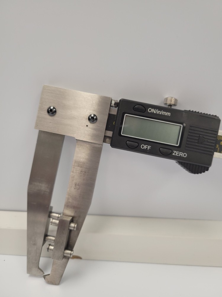 (69843-1) CIA 9675 Caliper