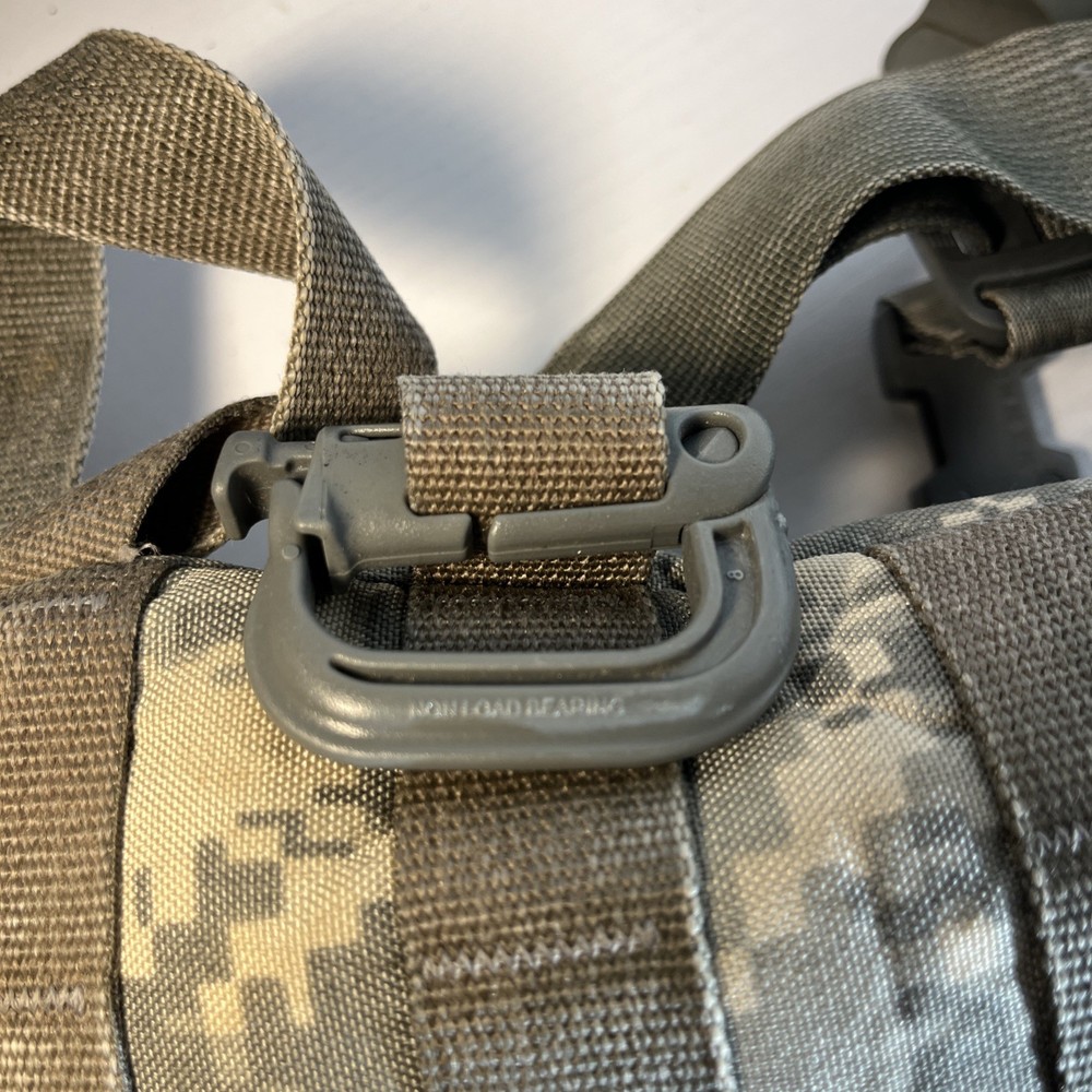 Molle II Hydration System Carrier WITH 100oz/3L Bladder ACU