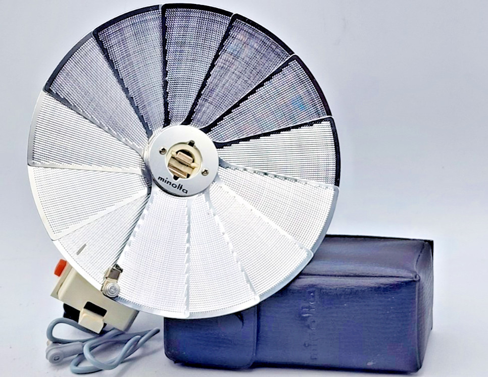 Vintage Minolta Deluxe III Flash w/ Case