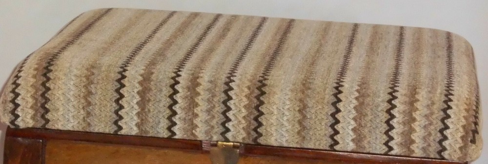 Little Brownie Ottoman/ Storage Box (Primitive)