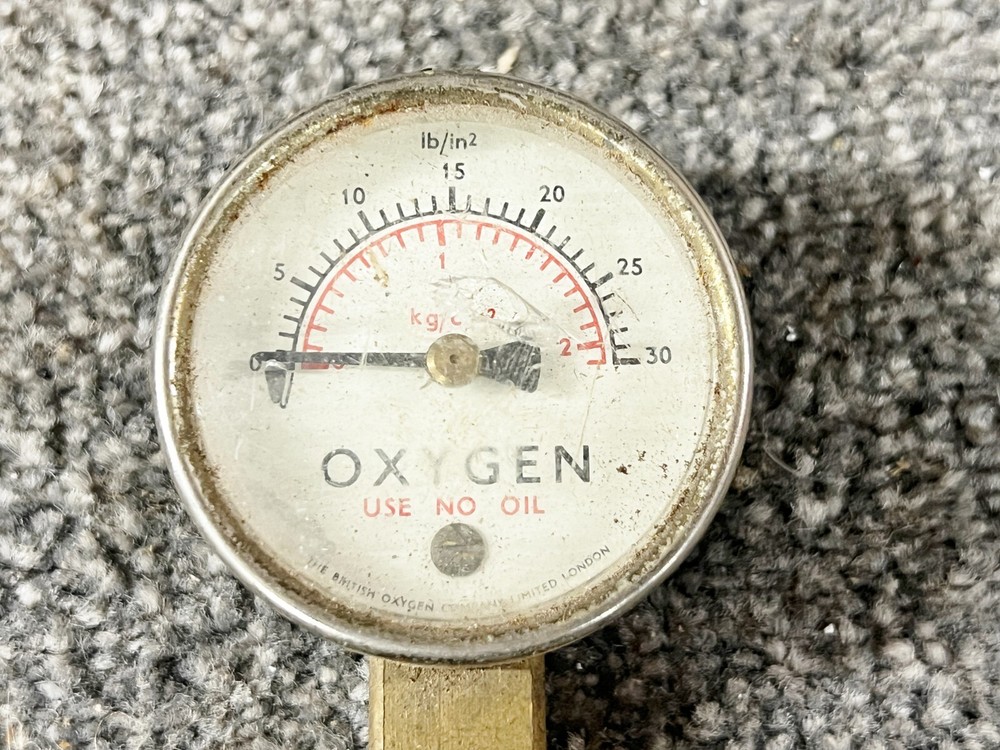 VINTAGE BRASS PRESSURE GAUGE FOR OXYGEN