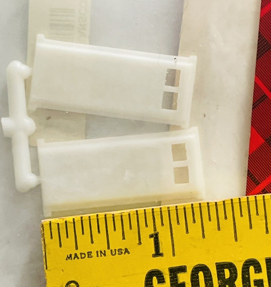 Mini Plastic Figures Deer & Fence for model train layouts