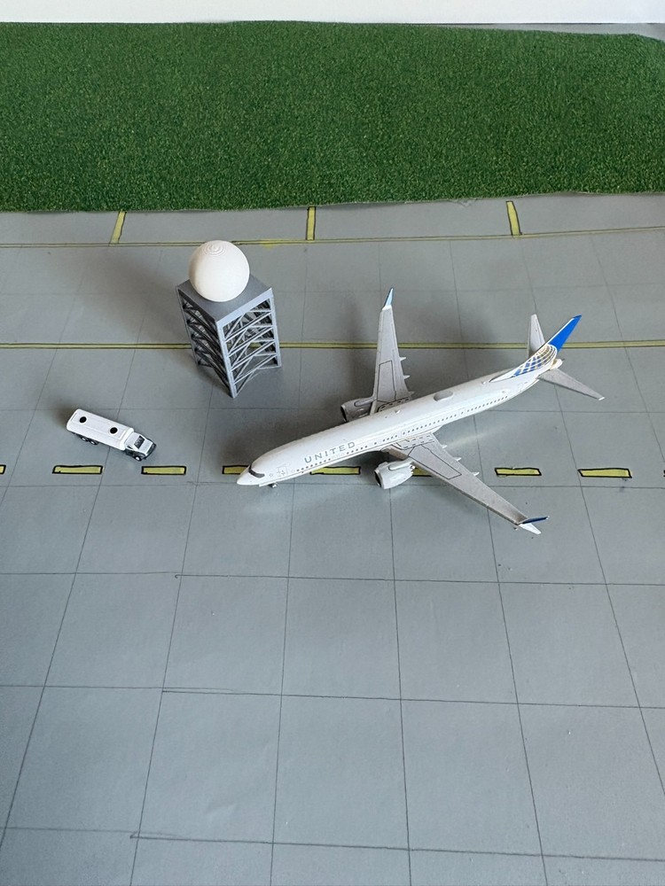 1:400 Airport Radome