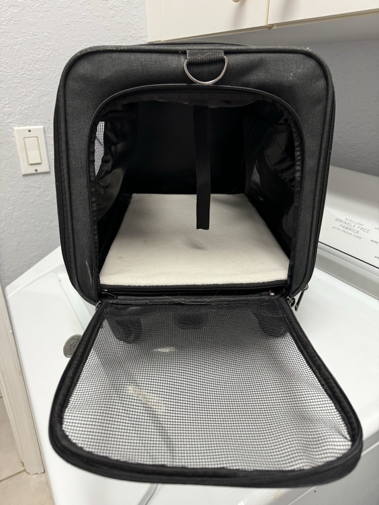 Rolling Pet Carriers With Wheels