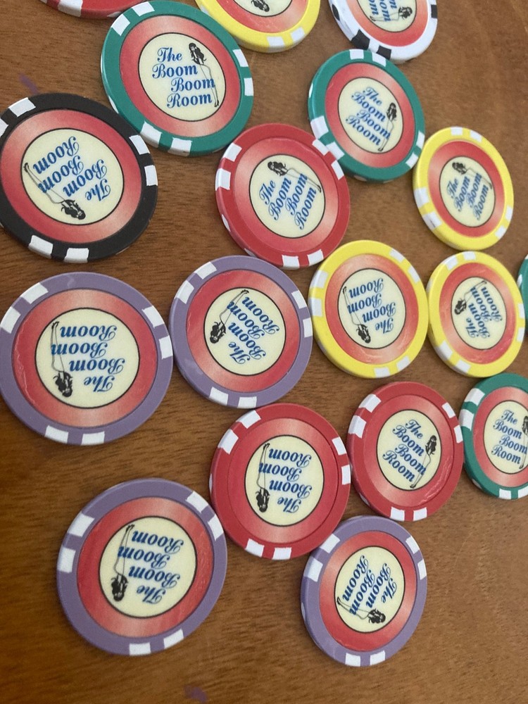 17 ---------- The Boom Boom Room Chips Great Graphics