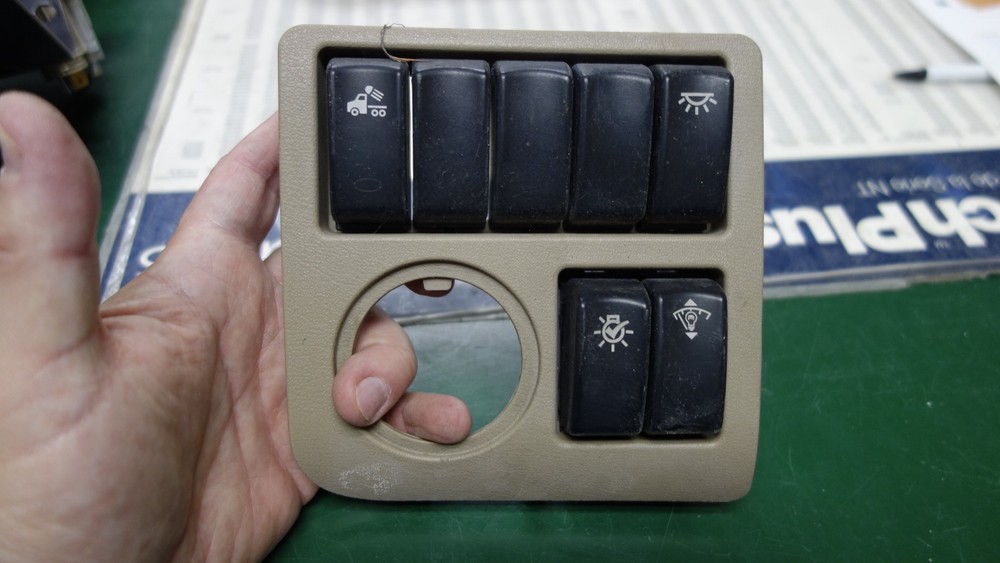 PACCAR Dash Panel S64-6105 Panel with Four Switches