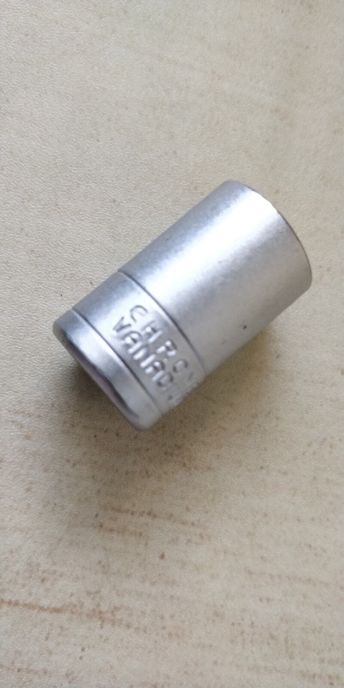 1 Piece -- Standard Socket -- 1/4" -- 1/4" Drive -6 Point