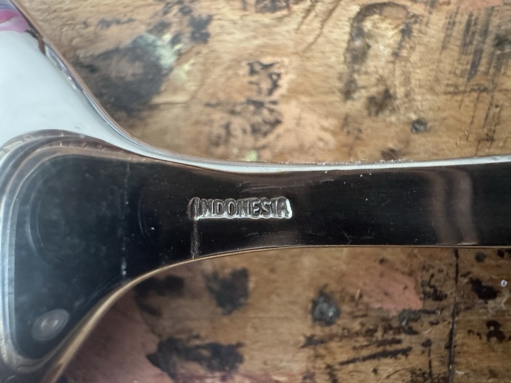 Oneida Strauss Stainless Flatware (set Of 46)