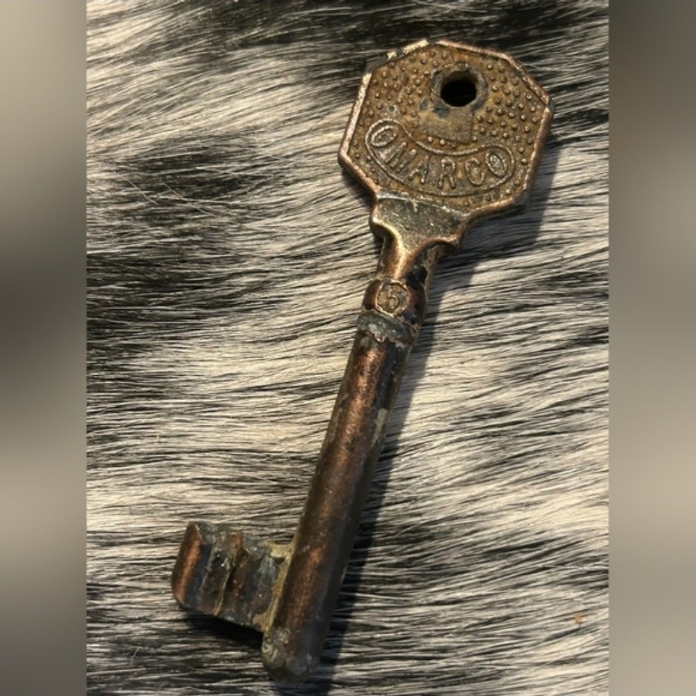 Omarco Vintage Skeleton Key Collectible