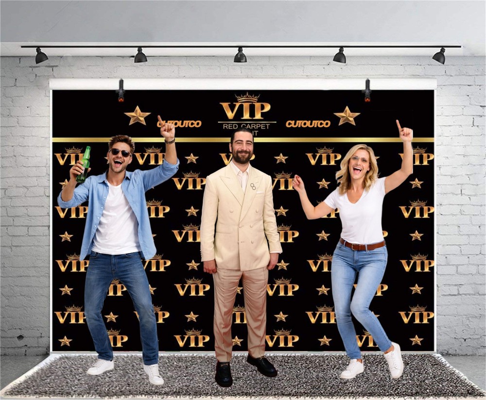Life-Size Cardboard Cut-Out – Noah Kahan / Foldable / Self Standing