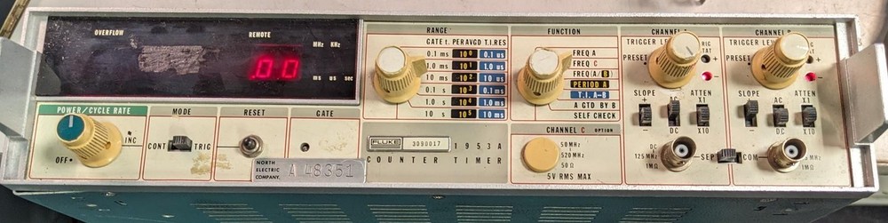 FLUKE 1953A COUNTER TIMER - (POWER TESTED ONLY)
