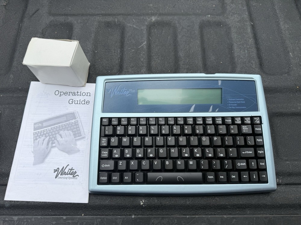 The Writer Plus Keyboard Instructor Writer Word Processor W/Bag Adapter Manuel