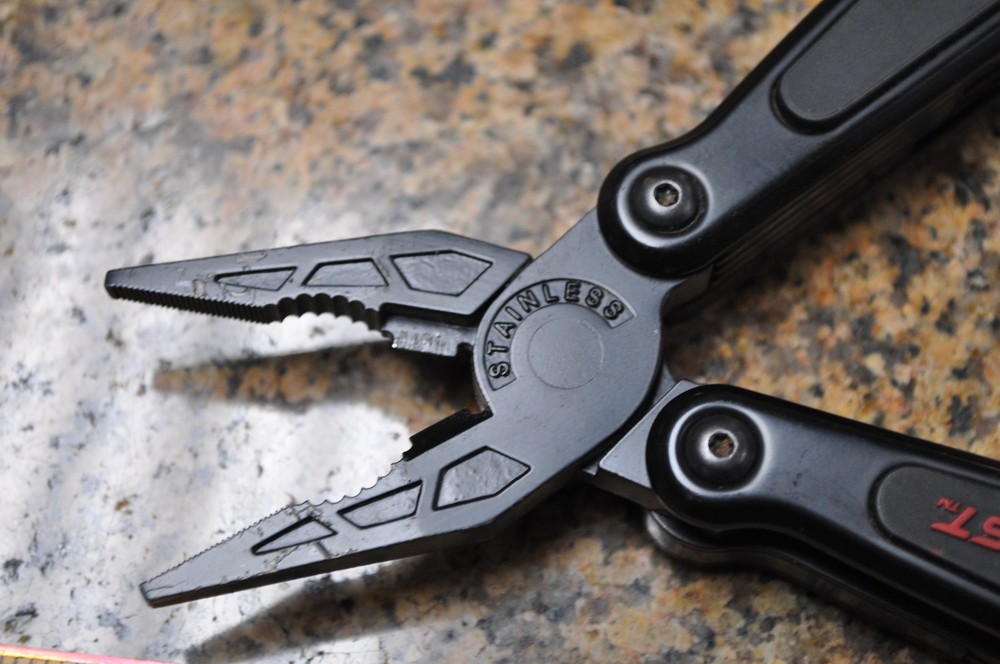 Coast LED135 Micro Pliers Multi-Tool Functions With Dual LED Lights used see pic