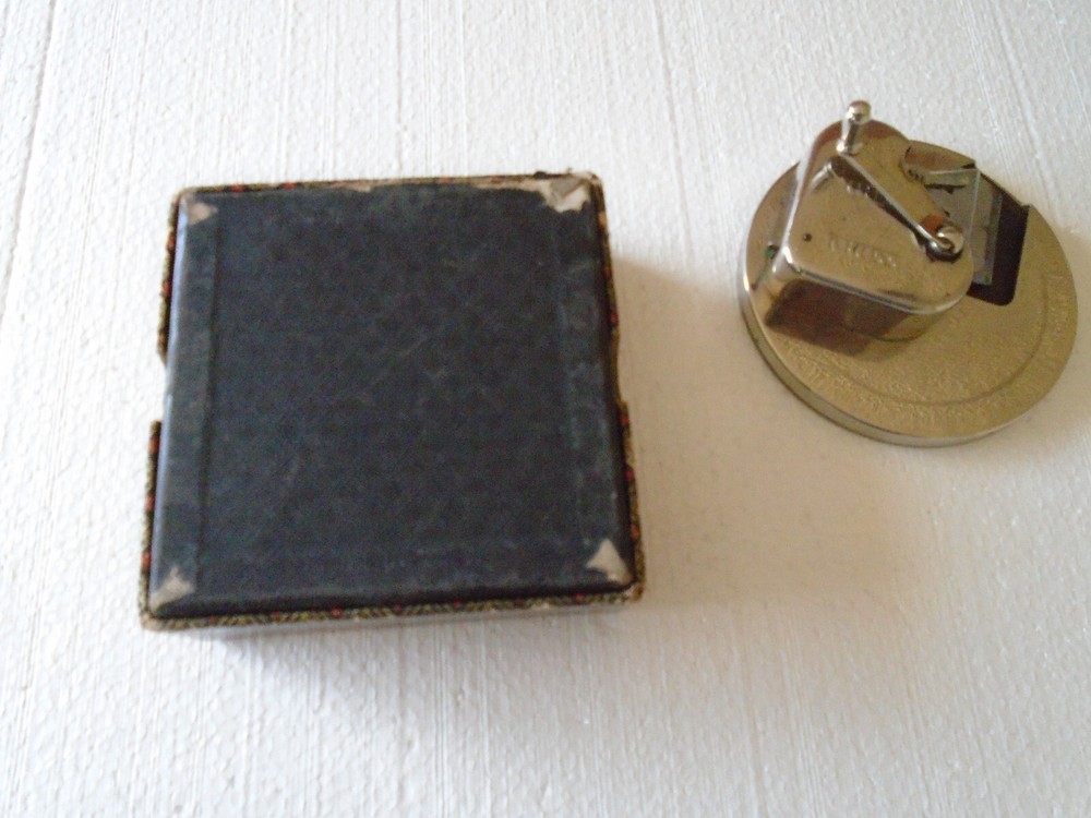 Vintage Kriss Kross Razor Blade Sharpener