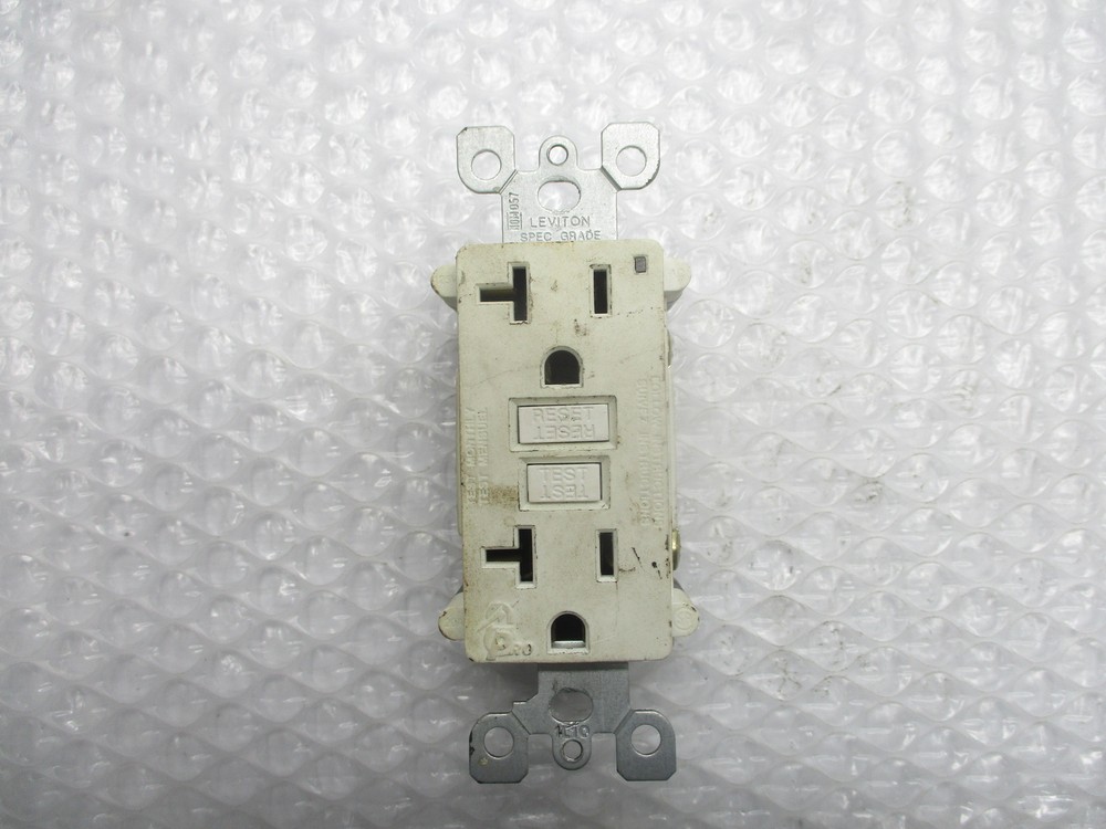 LEVITON NOM057 RECEPTACLE UNMP