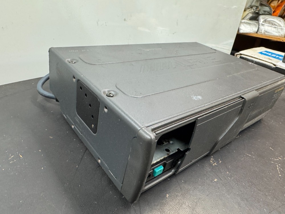 COMPACT DISC CD CHANGER – CD SHUTTLE /ALPINE