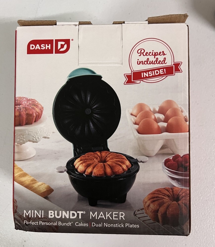Dash Mini Bundt Cake Maker