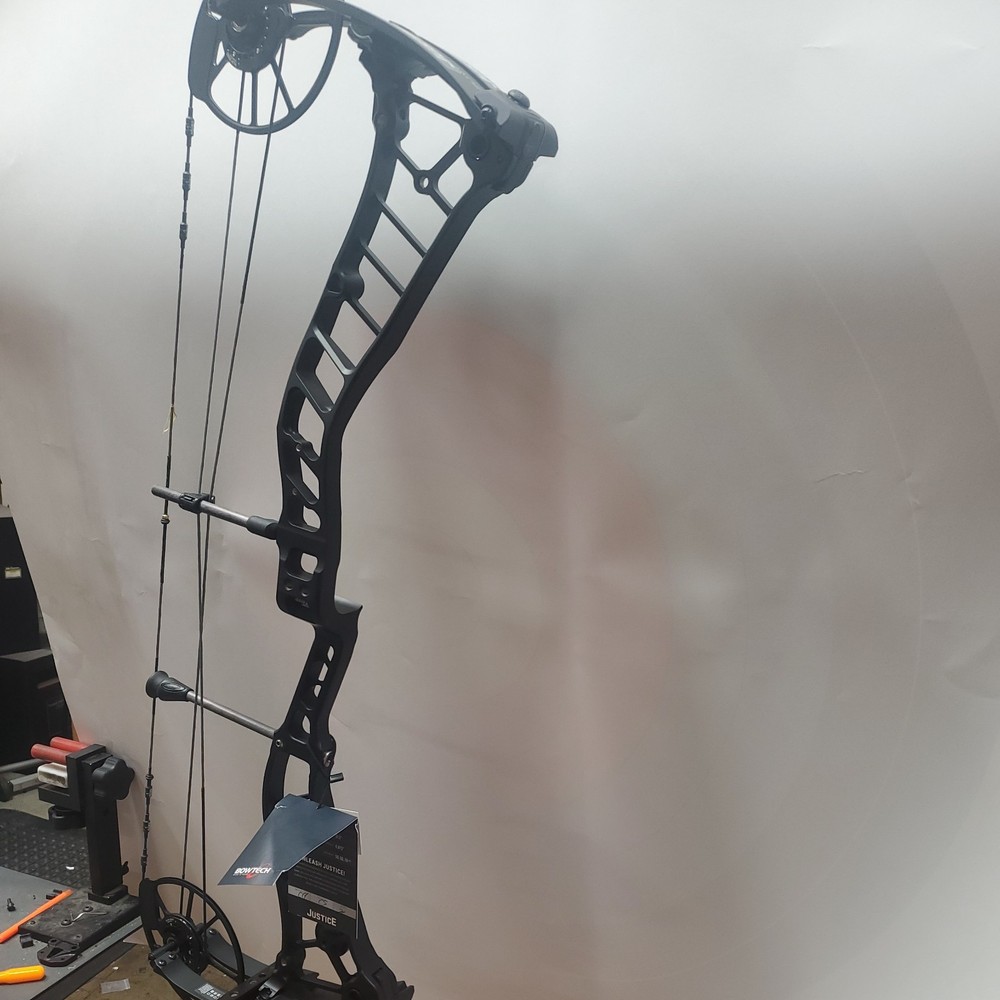 Bowtech Justice 70lb Black Right Hand New