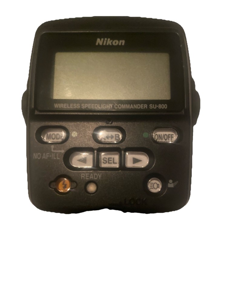 Nikon Wireless Speedlight Commander SU-800 Flash With Case . Excellent Shape