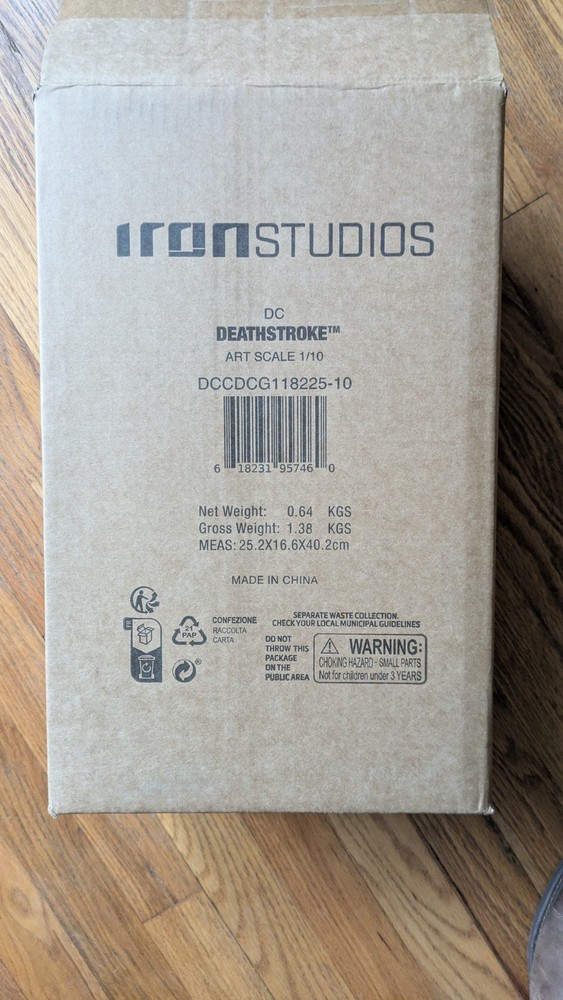 Iron Studios Deathstroke 1:10 Scale Statue DC Comics w/ Extra Portrait