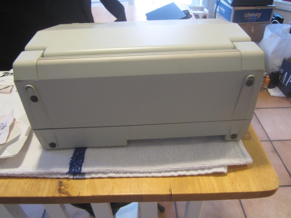 VNTG Zenith Data Systems ZFL-171-42 Portabl Personal Computer W/CASE - POWERS ON