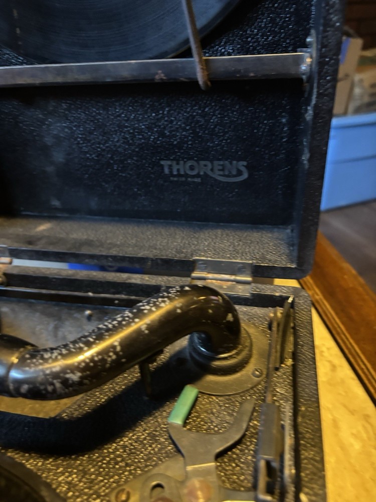Antique Thorne Gammaphone Record Player-portable mode